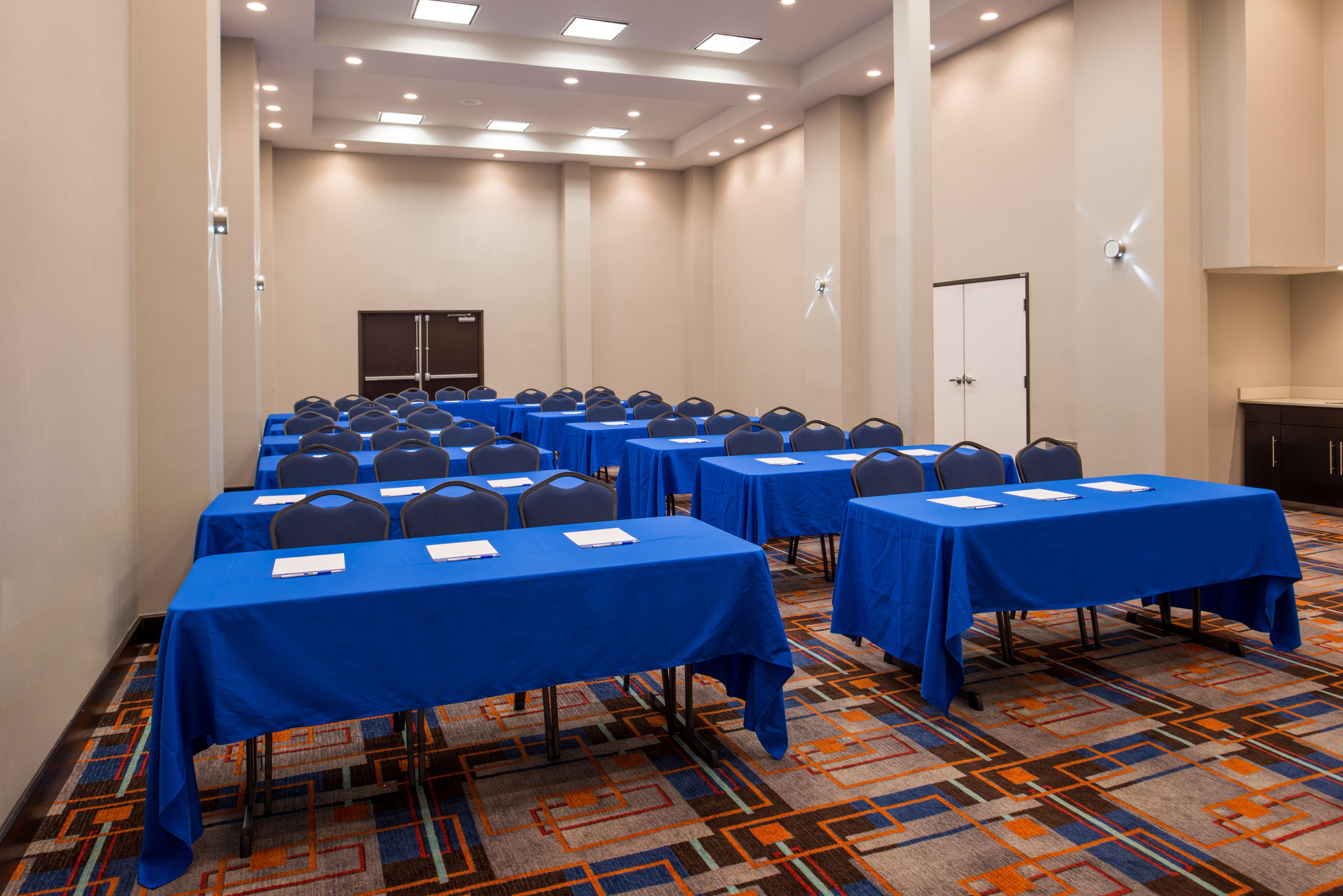 Holiday Inn Express & Suites San Antonio Medical - Six Flags By Ihg Екстериор снимка