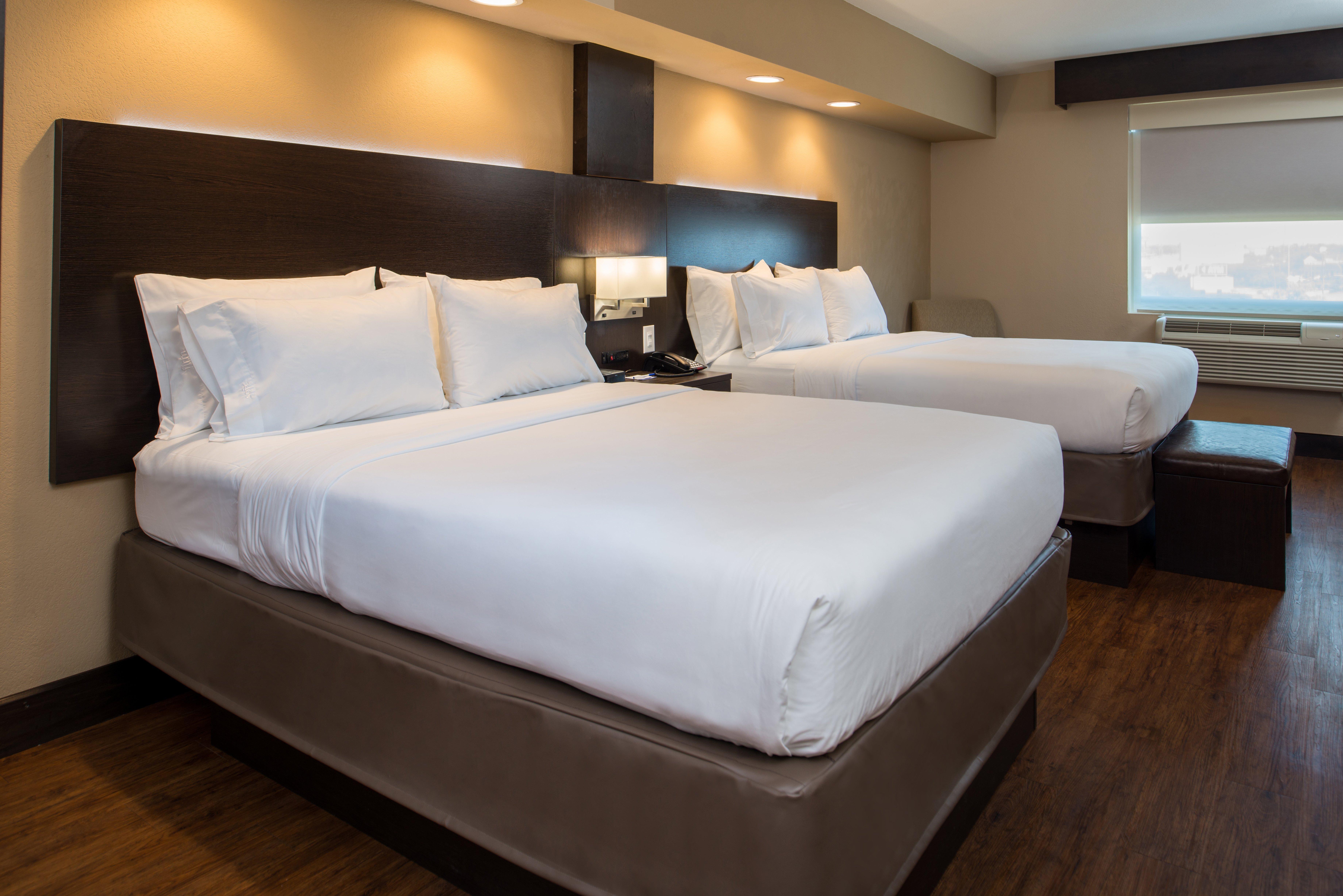 Holiday Inn Express & Suites San Antonio Medical - Six Flags By Ihg Екстериор снимка