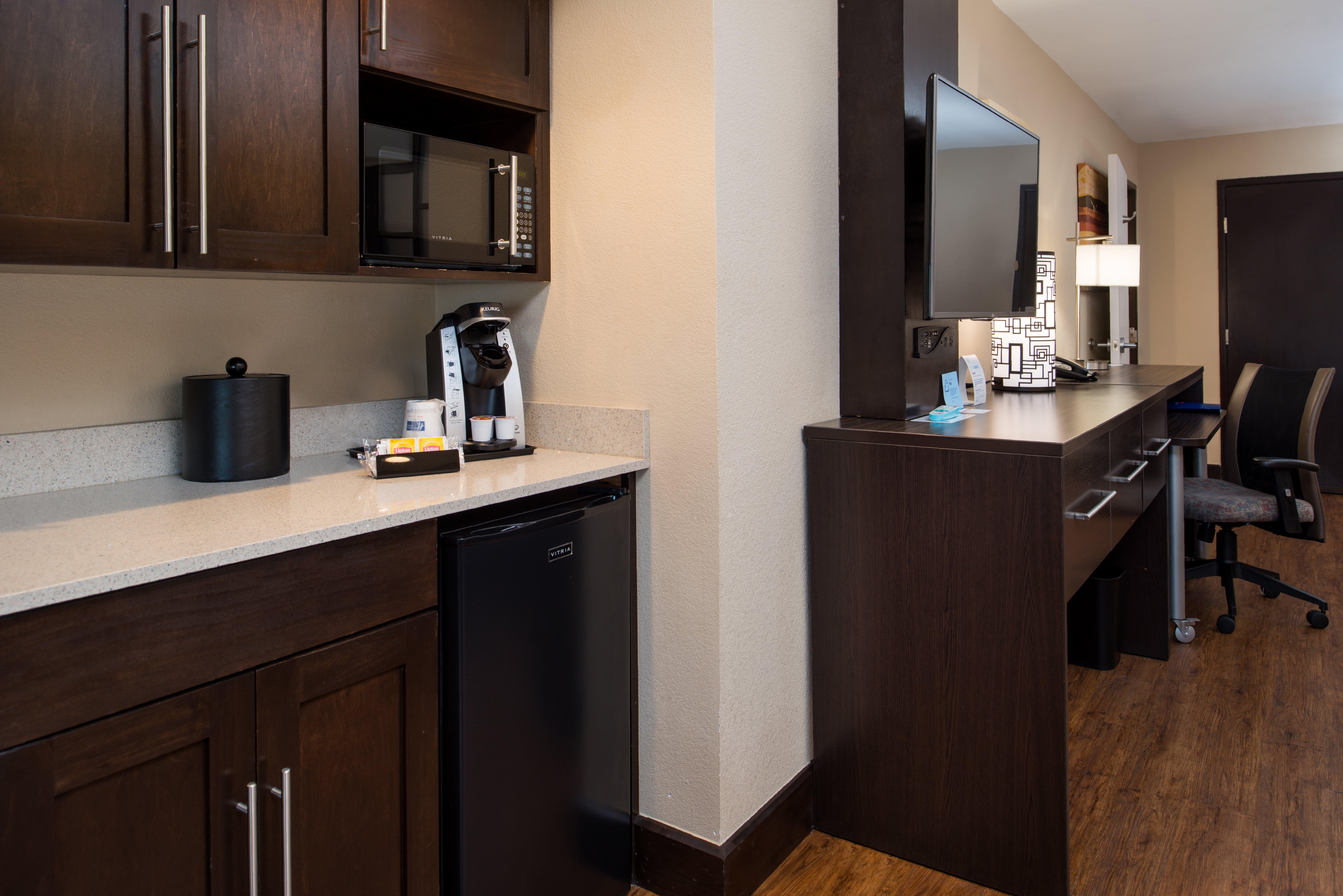 Holiday Inn Express & Suites San Antonio Medical - Six Flags By Ihg Екстериор снимка