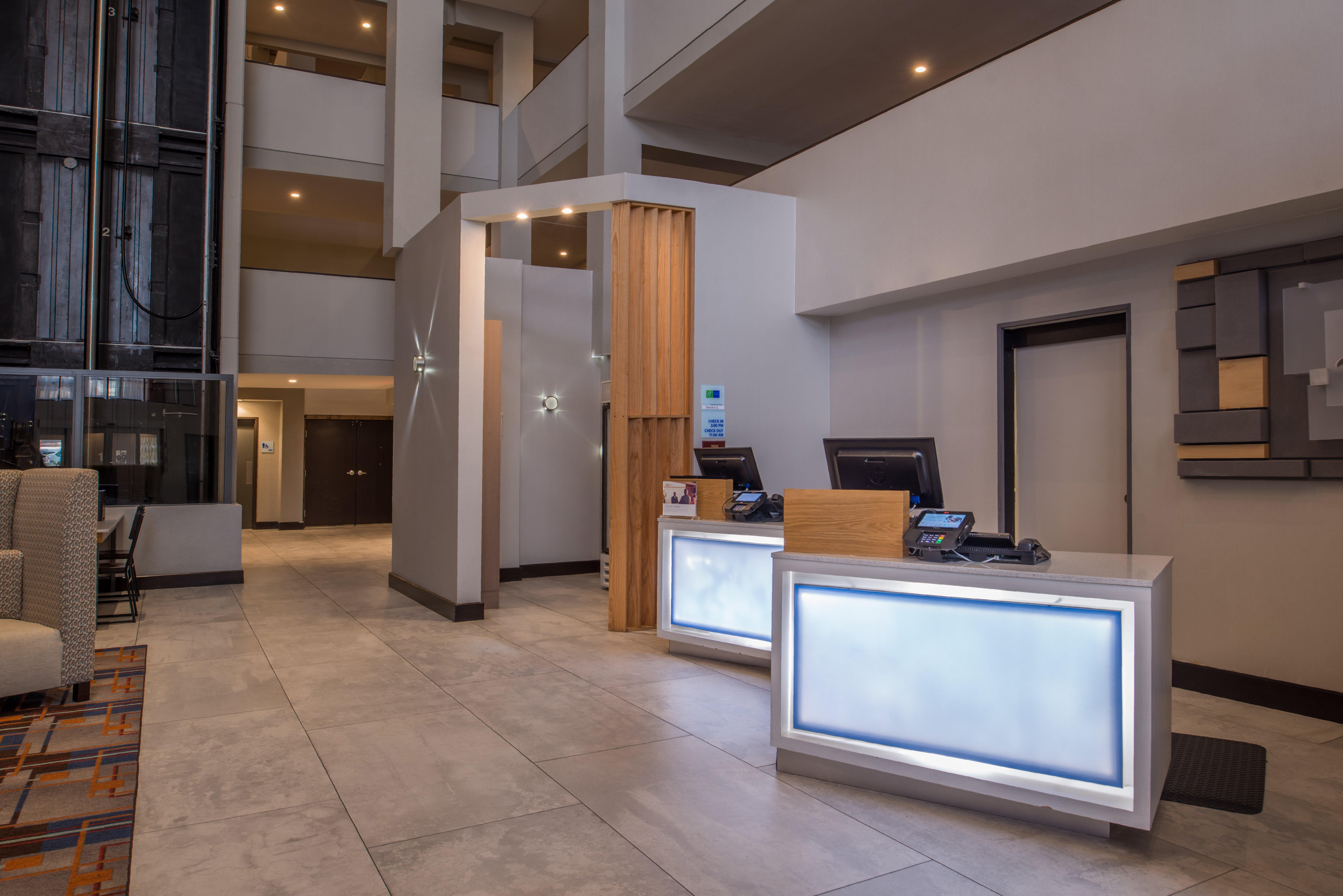Holiday Inn Express & Suites San Antonio Medical - Six Flags By Ihg Екстериор снимка