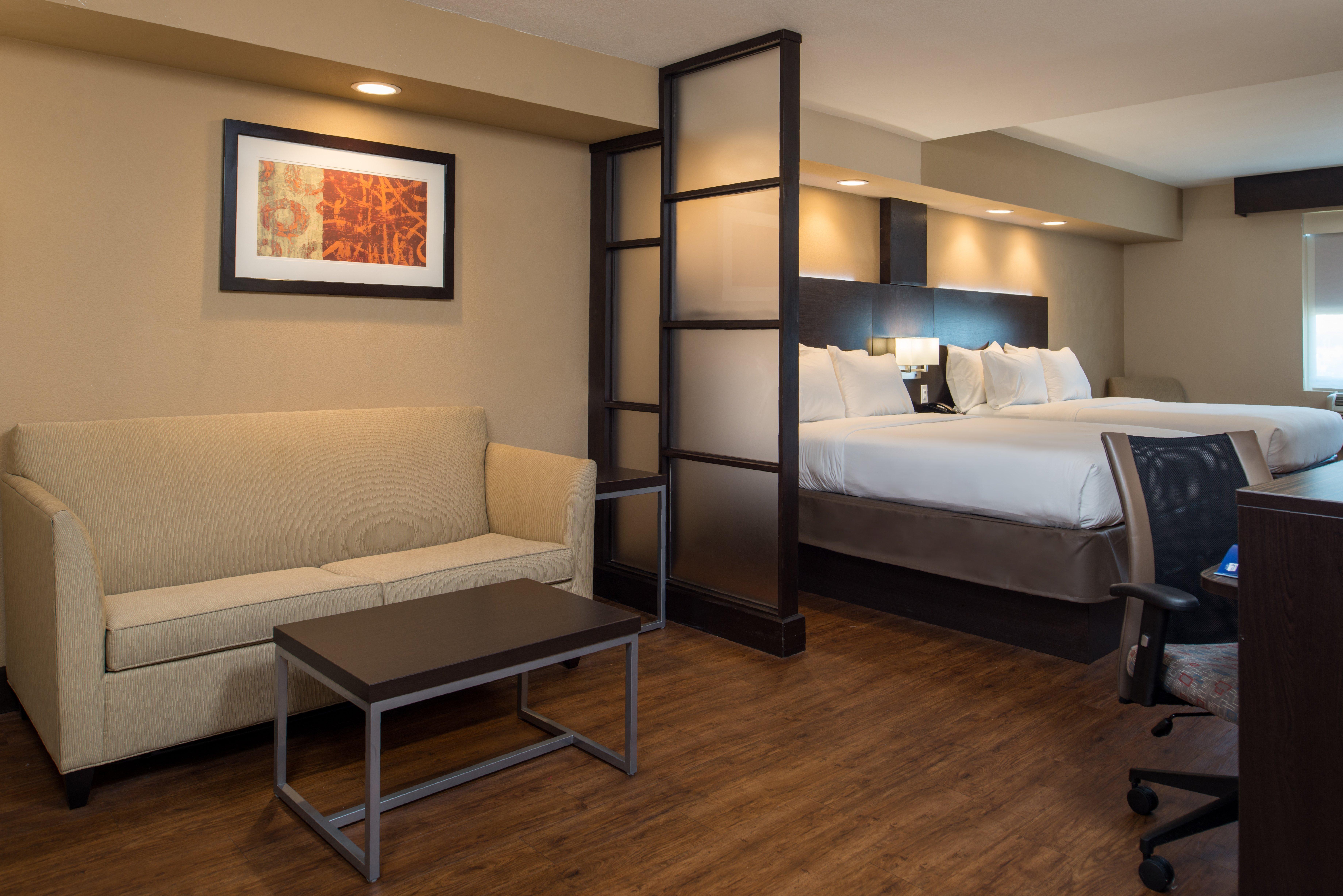 Holiday Inn Express & Suites San Antonio Medical - Six Flags By Ihg Екстериор снимка