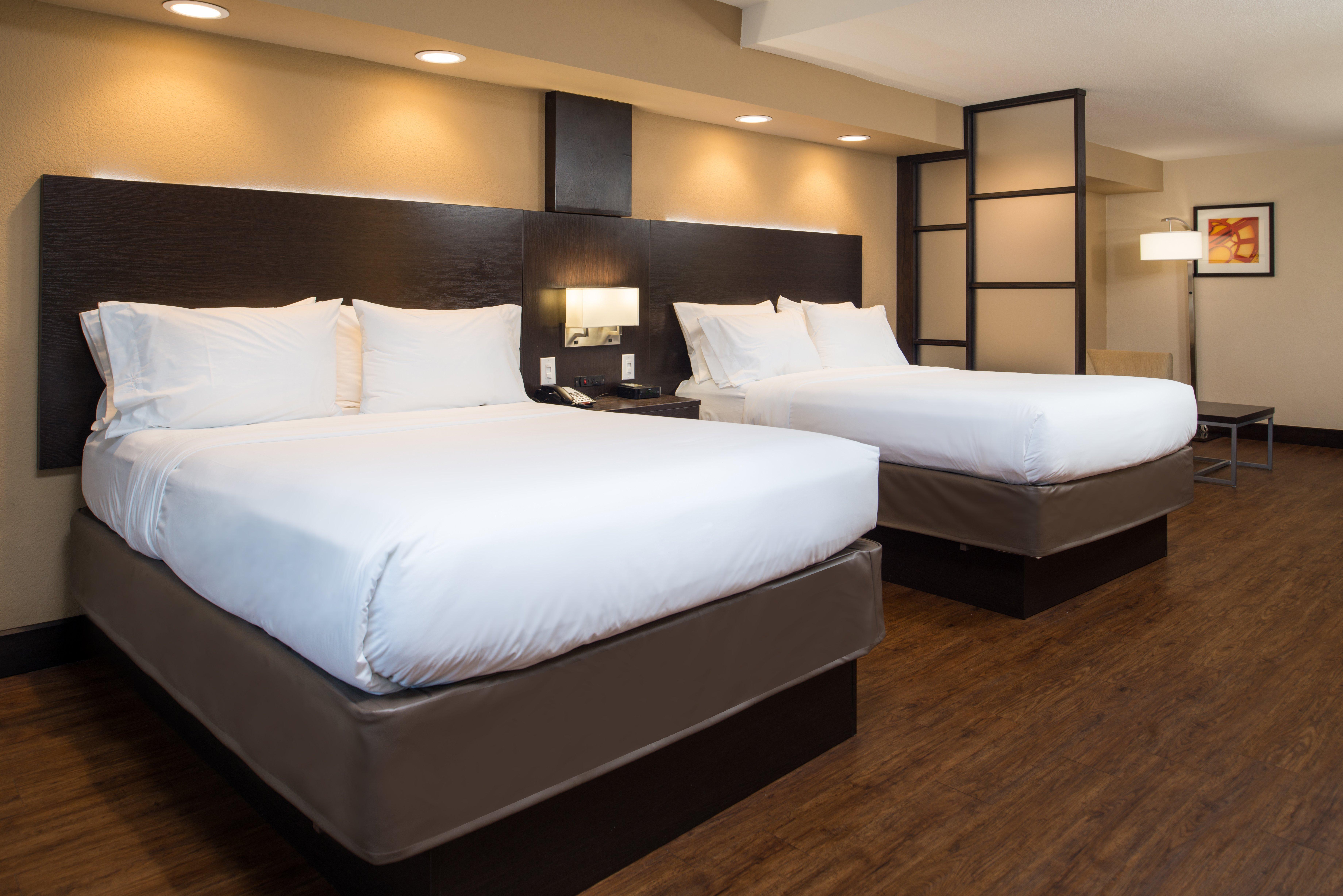 Holiday Inn Express & Suites San Antonio Medical - Six Flags By Ihg Екстериор снимка