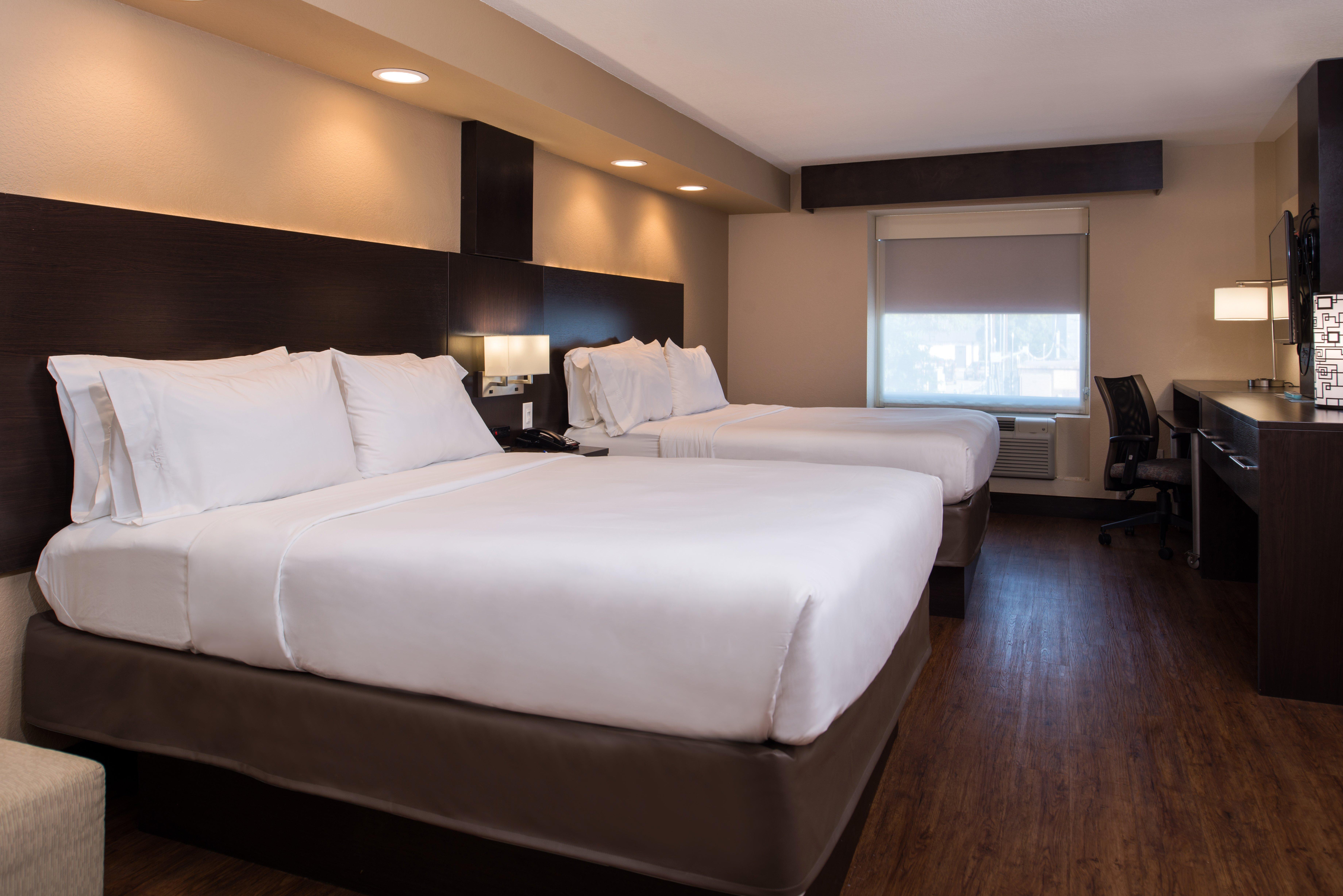 Holiday Inn Express & Suites San Antonio Medical - Six Flags By Ihg Екстериор снимка