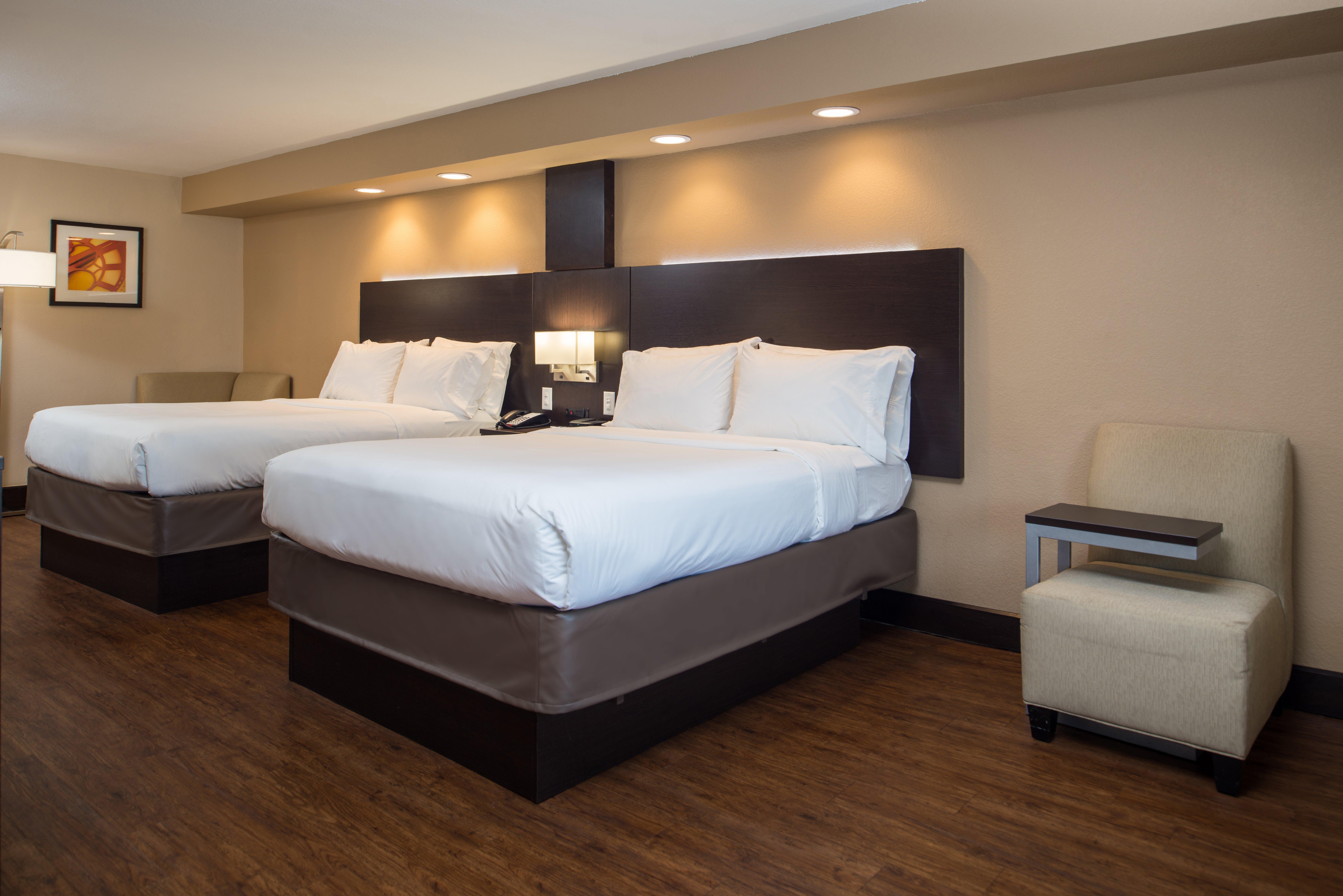 Holiday Inn Express & Suites San Antonio Medical - Six Flags By Ihg Екстериор снимка
